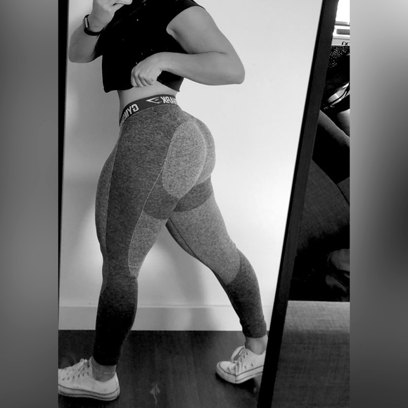 Gymshark grey/black leggings size small NWT - Picture 4 of 8
